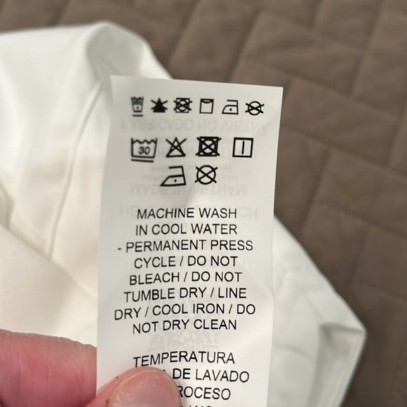 PUMA Women's White Bermuda Short/NWT/Small - Picture 10 of 15